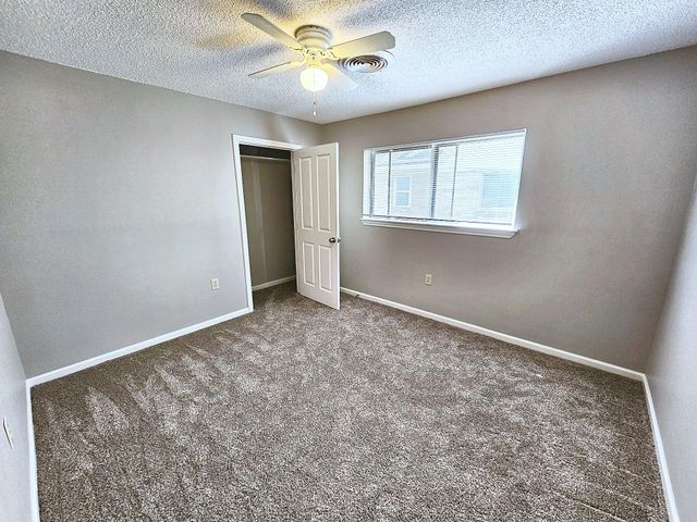 3040 Longwood Lane, Dickinson, TX 77539