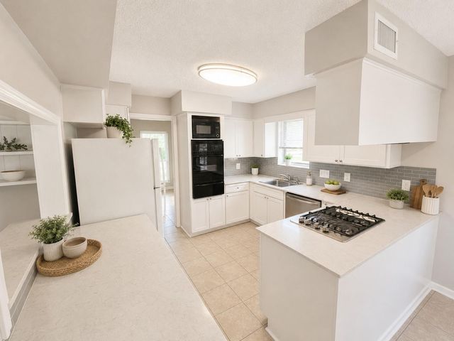 3040 Longwood Lane, Dickinson, TX 77539