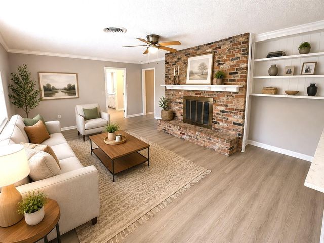 3040 Longwood Lane, Dickinson, TX 77539