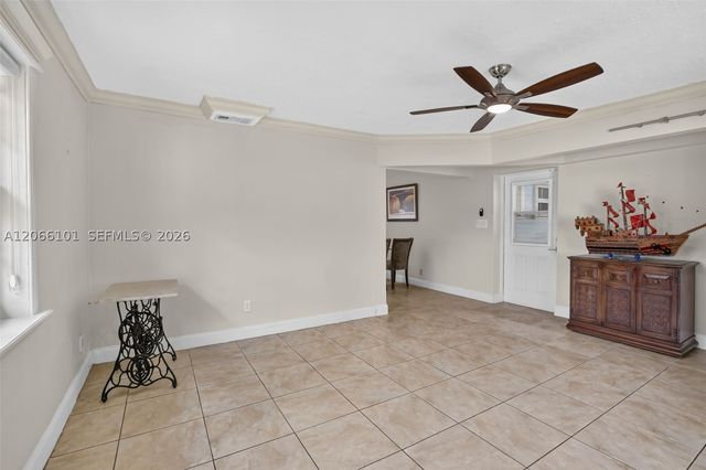 801 Ixora Ln, Plantation, FL 33317