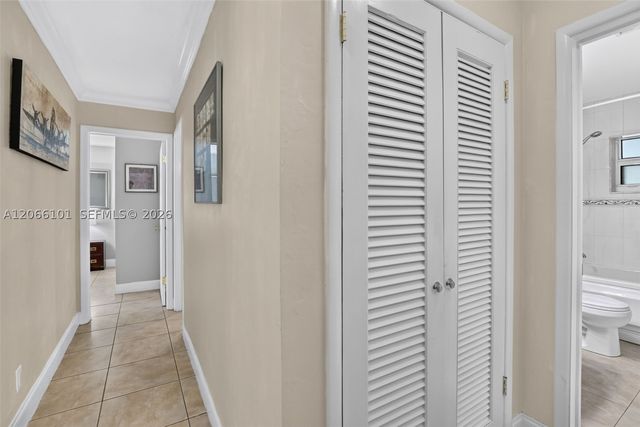 801 Ixora Ln, Plantation, FL 33317