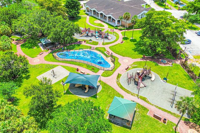 801 Ixora Ln, Plantation, FL 33317