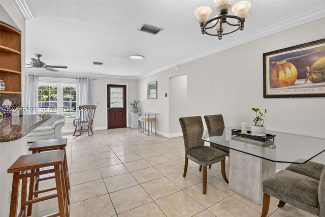 801 Ixora Ln, Plantation, FL 33317