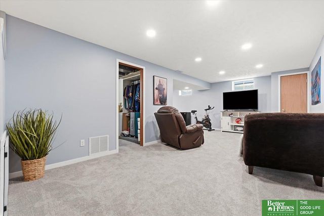 3109 N 97 Street, Omaha, NE 68134