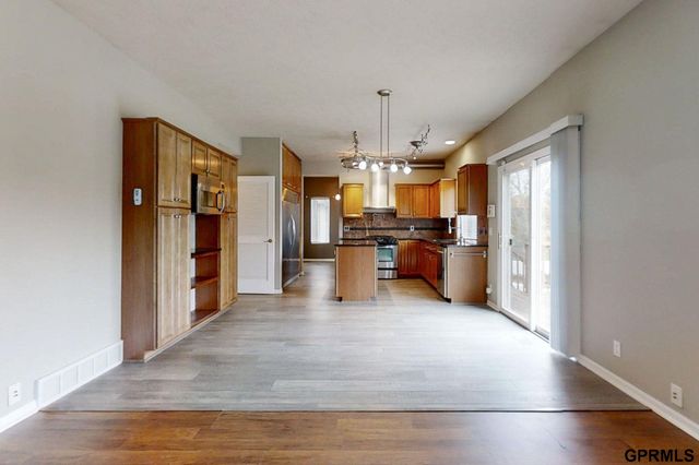 4827 S 187Th Avenue, Omaha, NE 68135