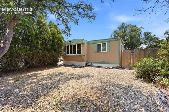 96 E Kipling Drive, Pueblo West, CO 81003