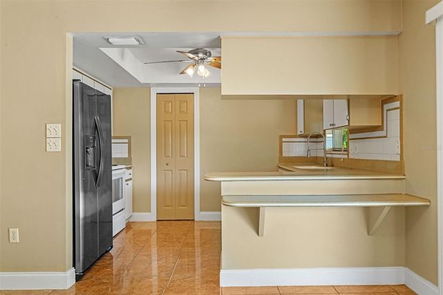 1063 SE 20TH PLACE, Cape Coral, FL 33990