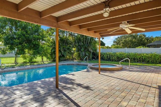 1063 SE 20TH PLACE, Cape Coral, FL 33990