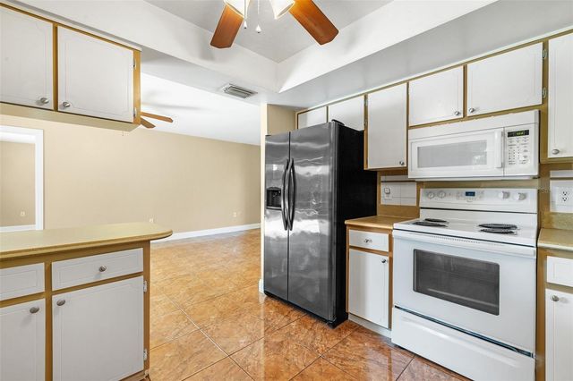 1063 SE 20TH PLACE, Cape Coral, FL 33990