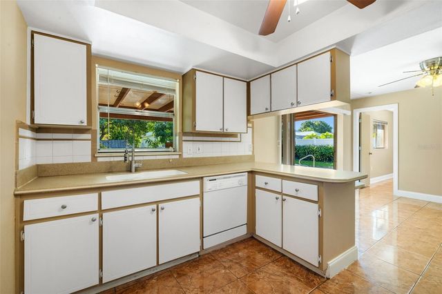 1063 SE 20TH PLACE, Cape Coral, FL 33990