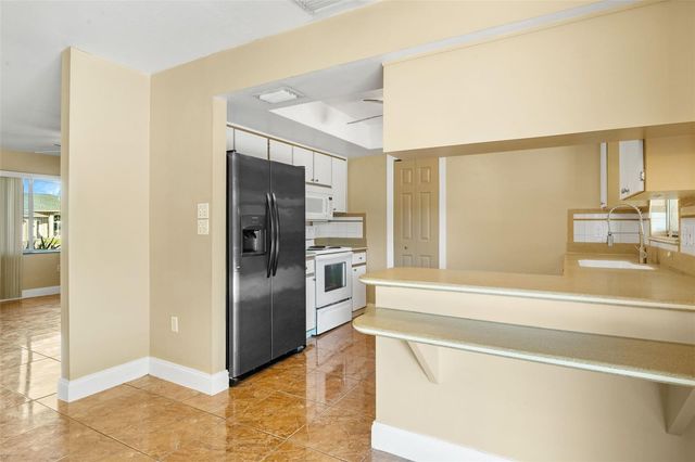 1063 SE 20TH PLACE, Cape Coral, FL 33990