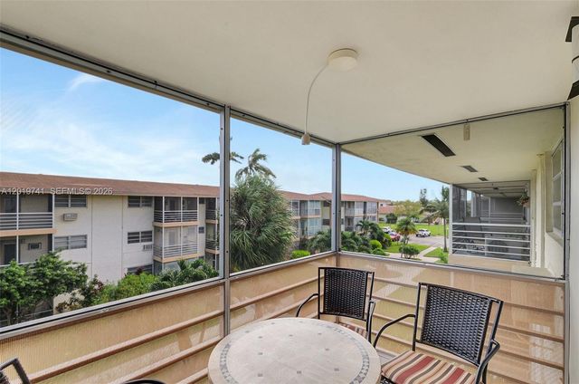 17001 NE 13th Avenue 306, Miami, FL 33162