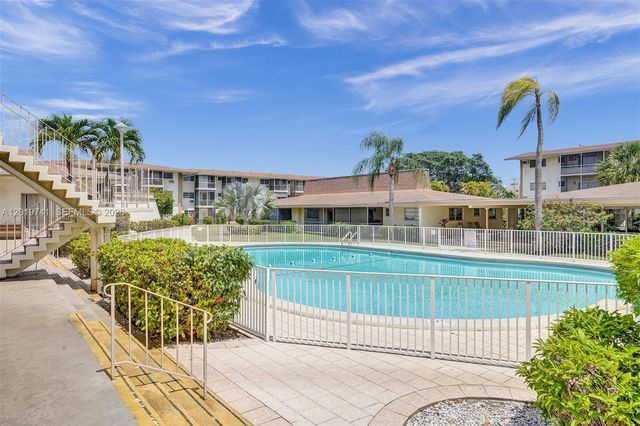17001 NE 13th Avenue 306, Miami, FL 33162
