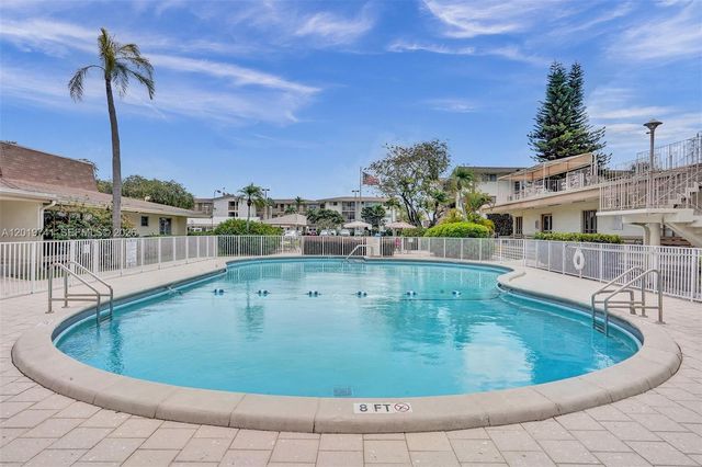 17001 NE 13th Avenue 306, Miami, FL 33162