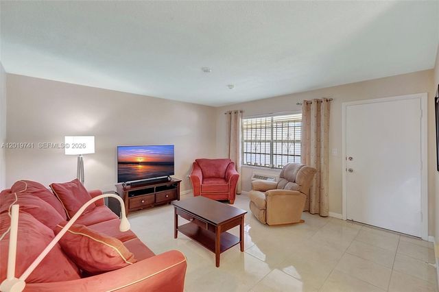 17001 NE 13th Avenue 306, Miami, FL 33162