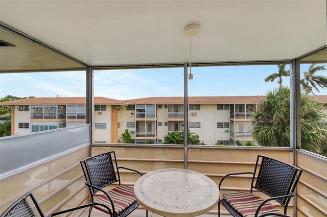 17001 NE 13th Avenue 306, Miami, FL 33162