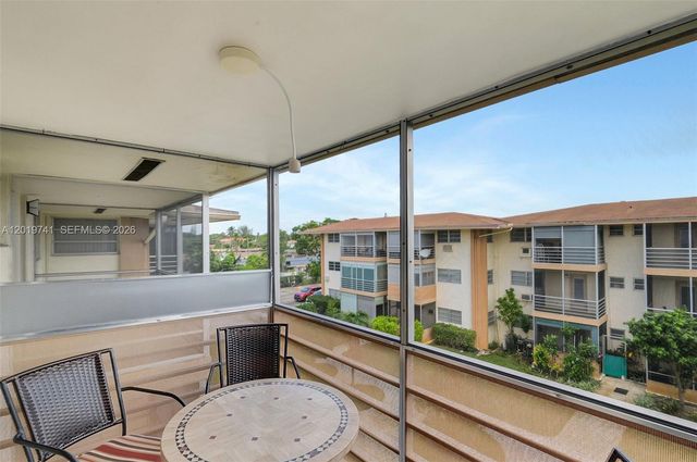 17001 NE 13th Avenue 306, Miami, FL 33162