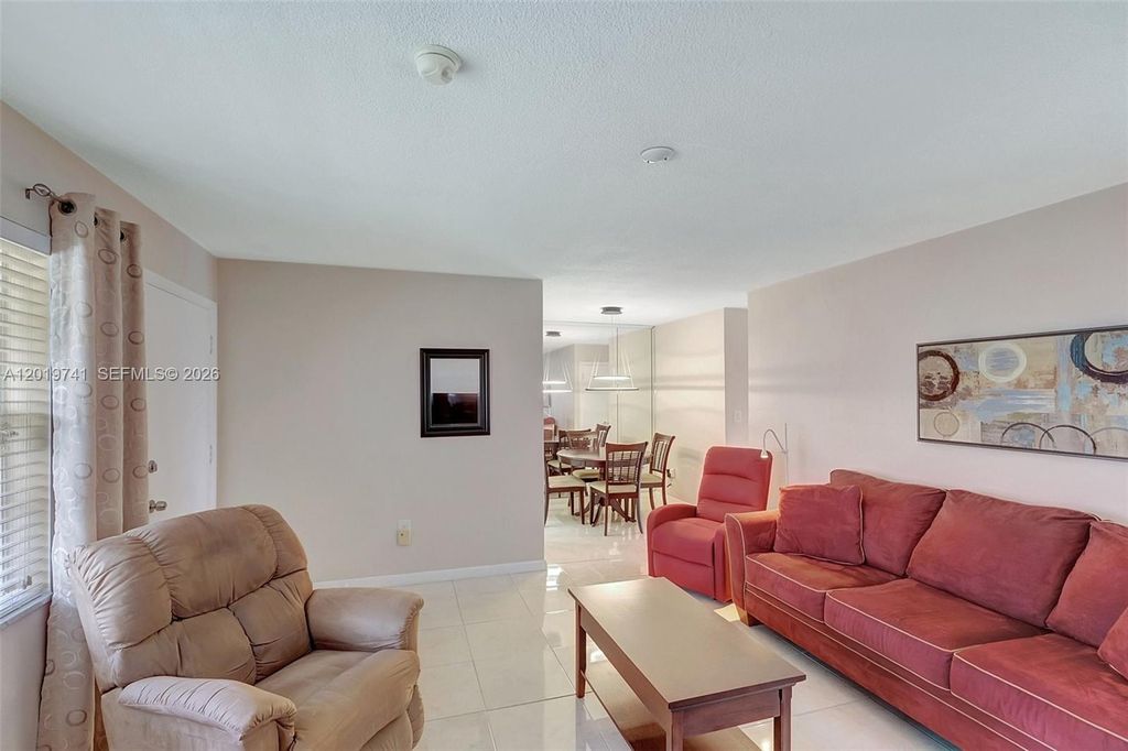 17001 NE 13th Avenue 306, Miami, FL 33162