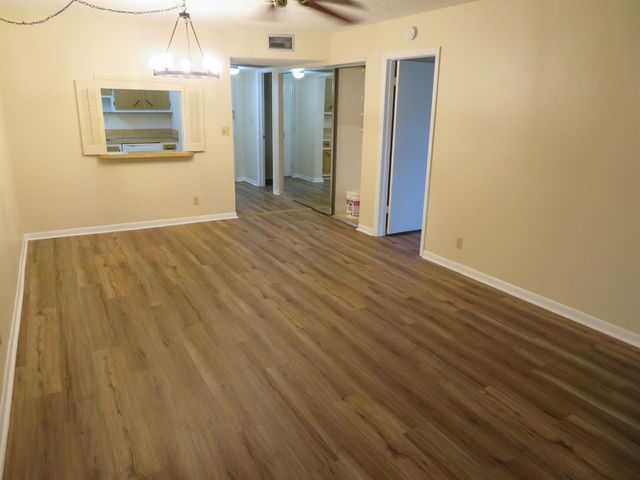 9233 SW 8th Street 117, Boca Raton, FL 33428