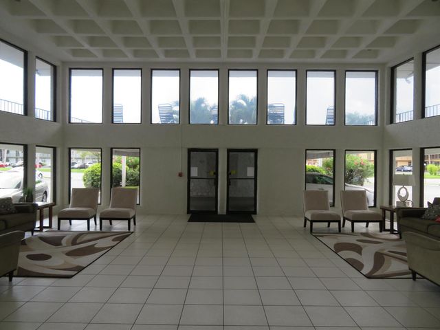 9233 SW 8th Street 117, Boca Raton, FL 33428