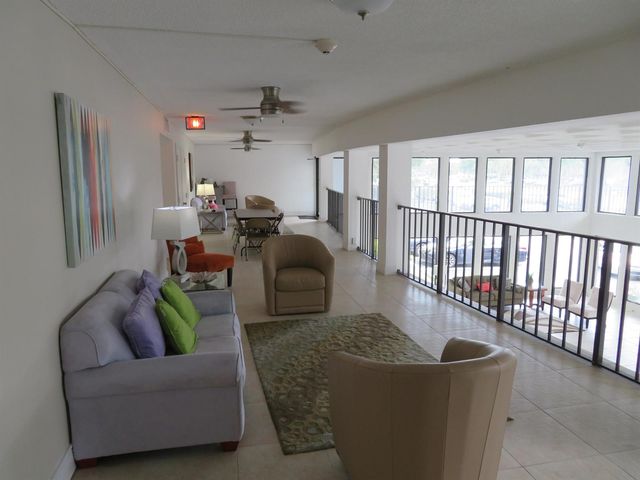 9233 SW 8th Street 117, Boca Raton, FL 33428