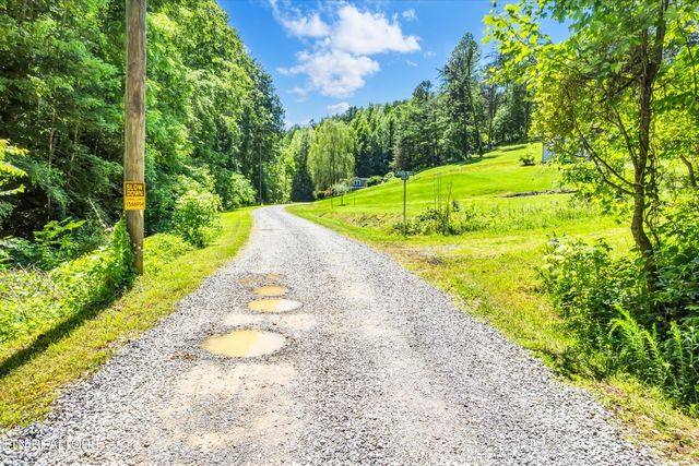 Amis Way, Sevierville, TN 37876