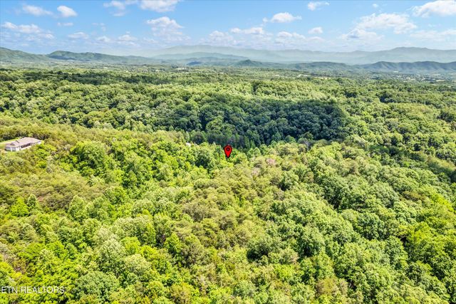 Amis Way, Sevierville, TN 37876