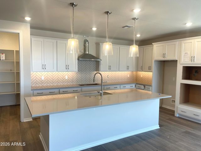 9968 W AVALON Drive, Avondale, AZ 85392