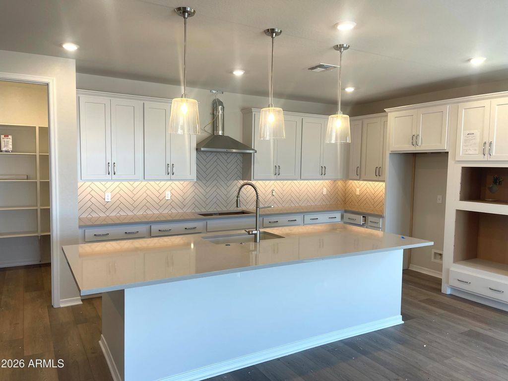 9968 W AVALON Drive, Avondale, AZ 85392 — photo 2