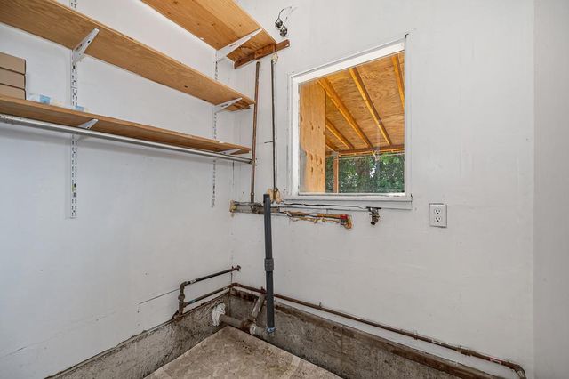 1536 Sterling St, Sacramento, CA 95822