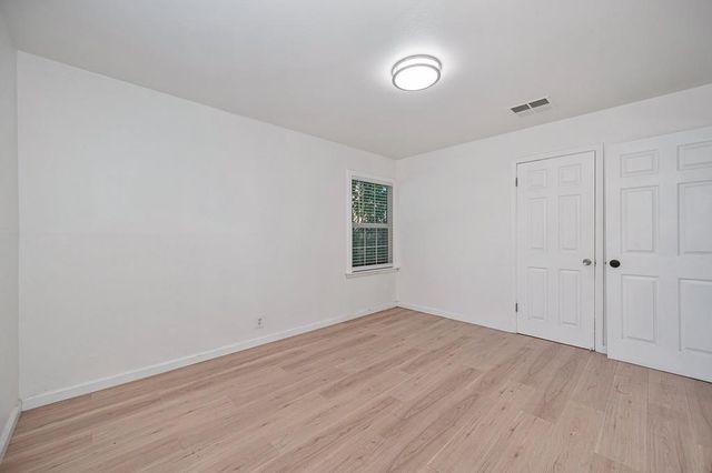 1536 Sterling St, Sacramento, CA 95822