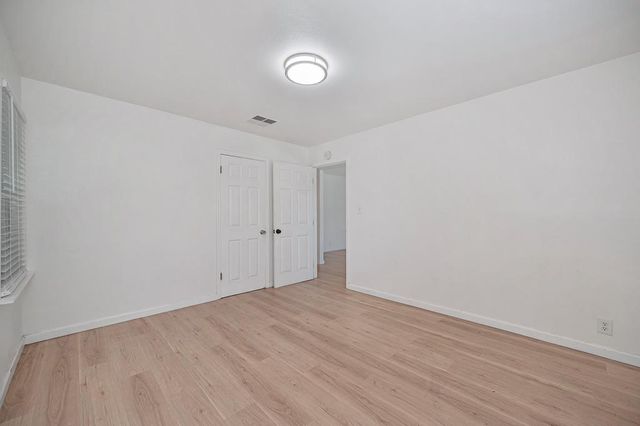 1536 Sterling St, Sacramento, CA 95822