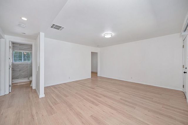 1536 Sterling St, Sacramento, CA 95822