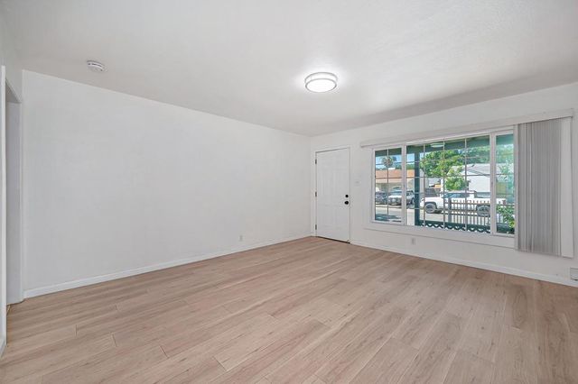 1536 Sterling St, Sacramento, CA 95822