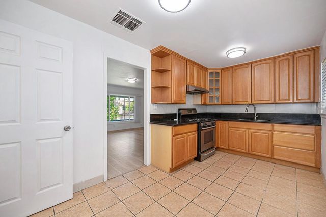 1536 Sterling St, Sacramento, CA 95822