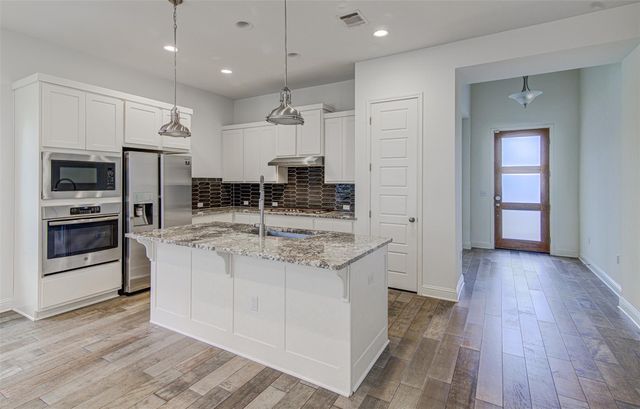 6712 Kalahari DR, Austin, TX 78739