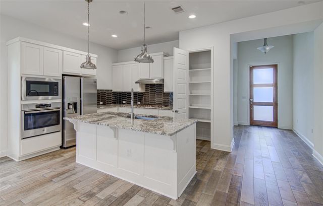 6712 Kalahari DR, Austin, TX 78739