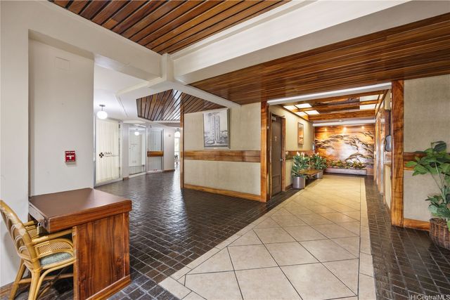 750 Amana Street 1803, Honolulu, HI 96814