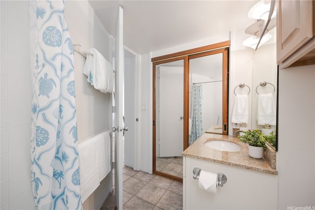 750 Amana Street 1803, Honolulu, HI 96814