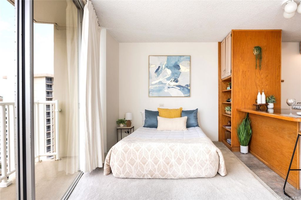 750 Amana Street 1803, Honolulu, HI 96814