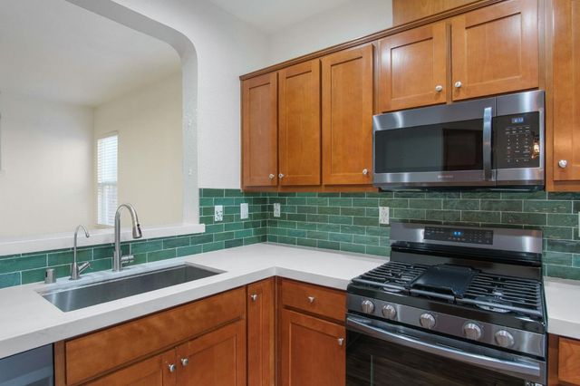 1444 Hearthsong Dr, Manteca, CA 95337