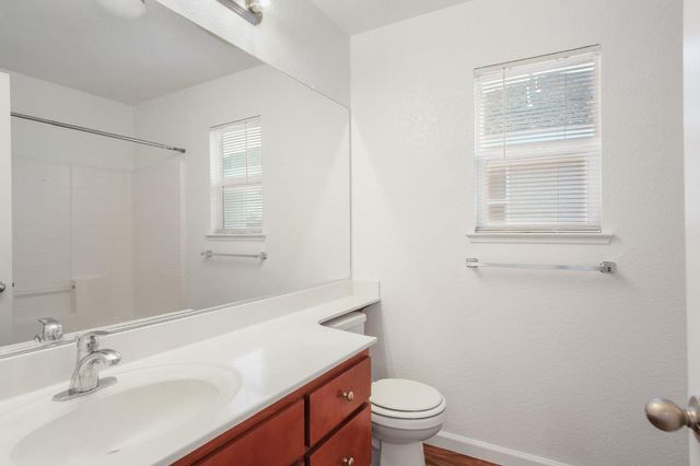 1444 Hearthsong Dr, Manteca, CA 95337