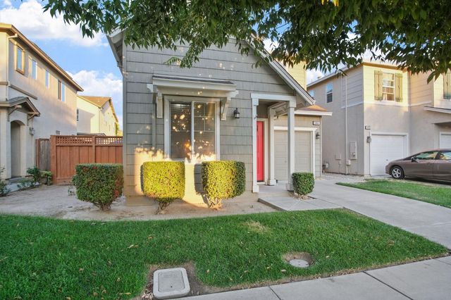 1444 Hearthsong Dr, Manteca, CA 95337