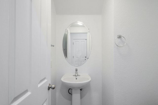 1444 Hearthsong Dr, Manteca, CA 95337