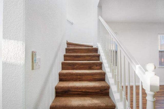 1444 Hearthsong Dr, Manteca, CA 95337