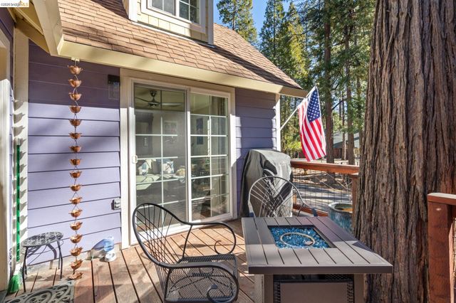 22860 Fuller Rd, Twain Harte, CA 95383