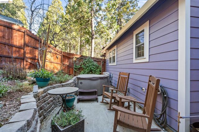 22860 Fuller Rd, Twain Harte, CA 95383