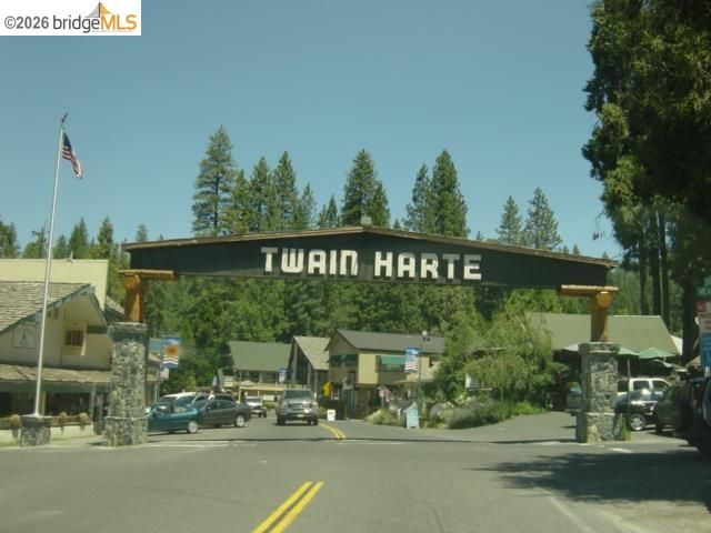 22860 Fuller Rd, Twain Harte, CA 95383