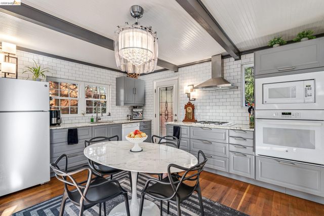 22860 Fuller Rd, Twain Harte, CA 95383