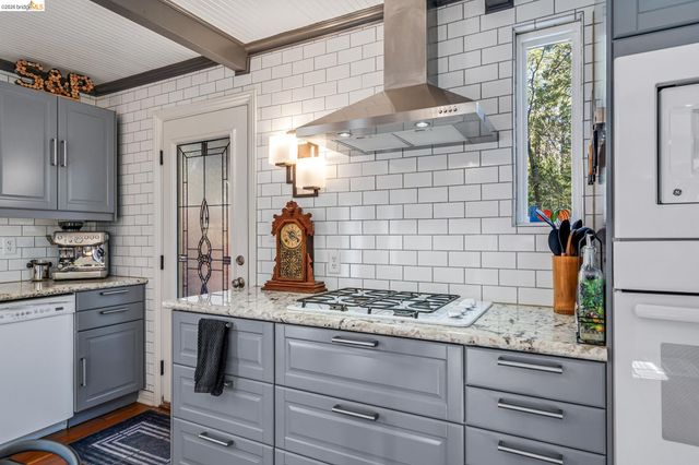 22860 Fuller Rd, Twain Harte, CA 95383